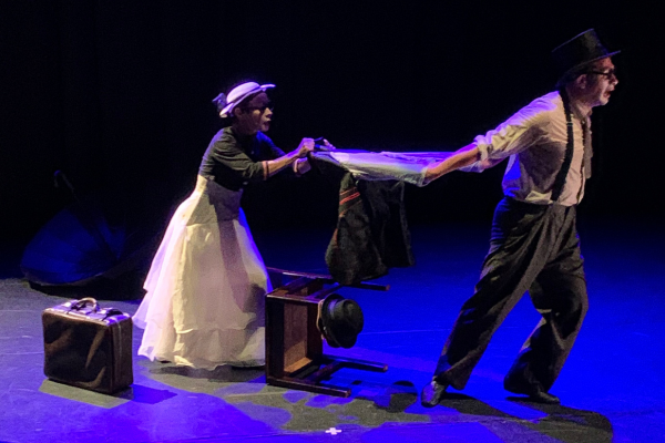 Escenea de la obra "Luna de Miel, lotra de Sal", junto a Yanet Gómez y Martín Peña